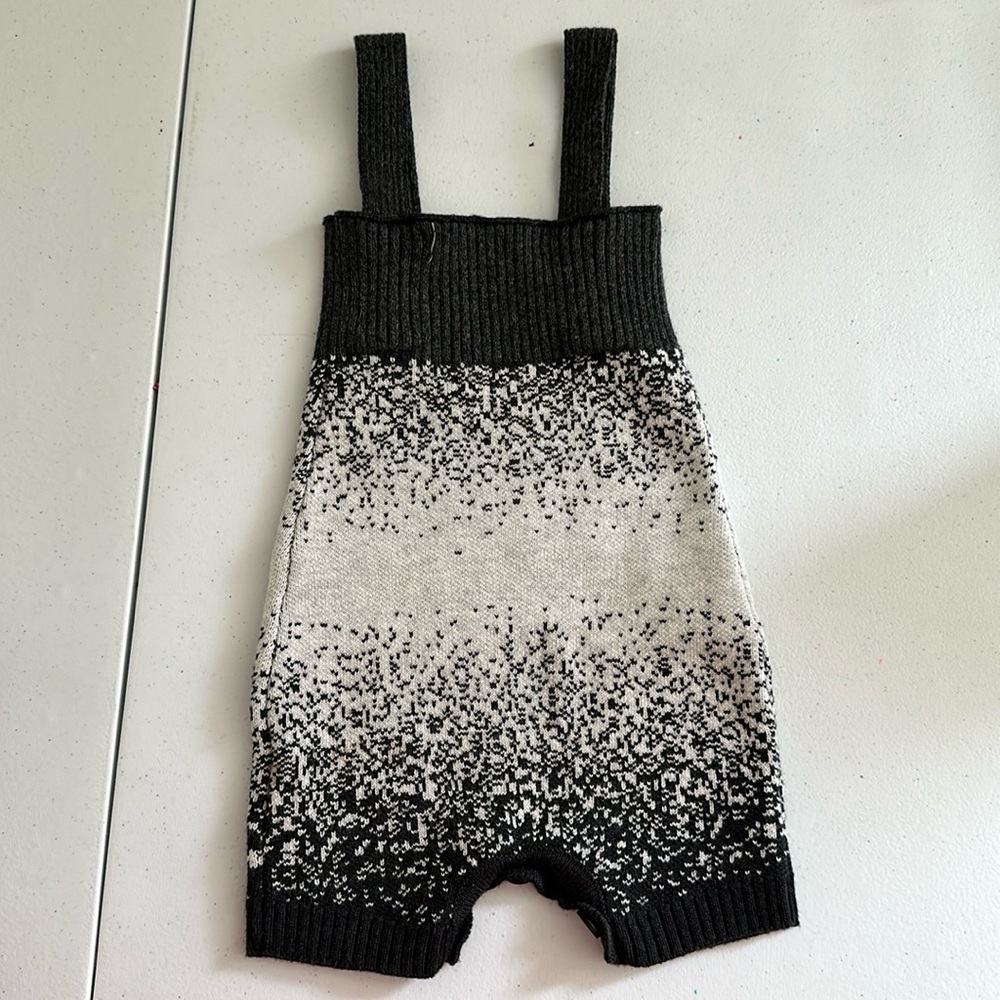 Beautiful knit romper for baby size 3 to 6 months